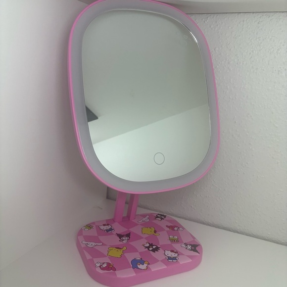 Hello Kitty And Friends “Core” Highlight LED Makeup Mirror NIB Impressions - Picture 5 of 10